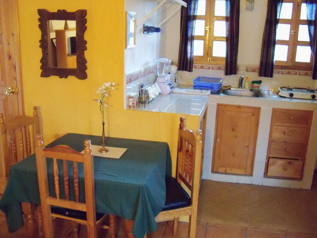 Posada Los Encuentros Panajachel Quarto foto
